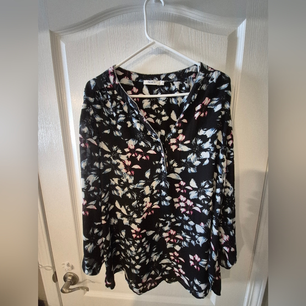 Floral Black and White Blouse